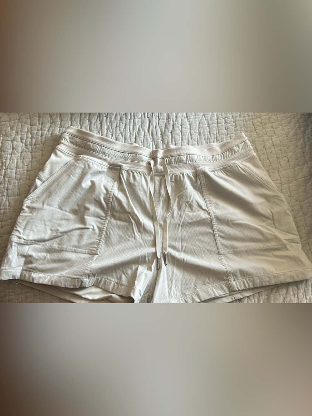 Women’s Relaxed Drawstring Shorts in Off-White